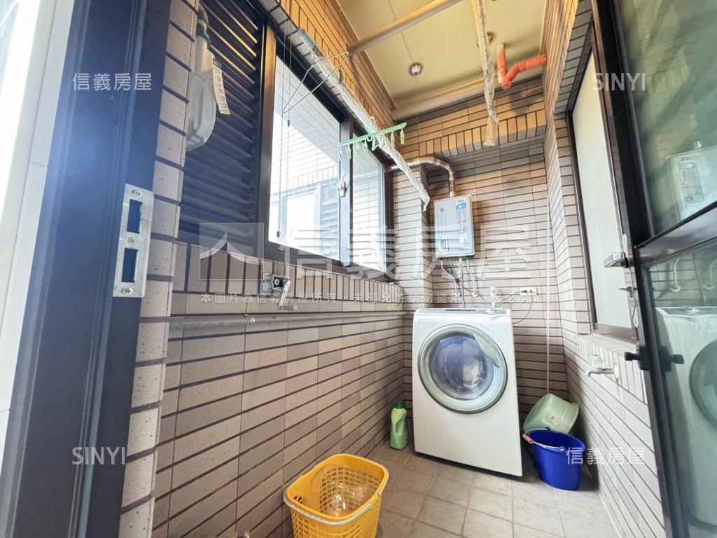 伯爵與夫人精美兩房車位房屋室內格局與周邊環境