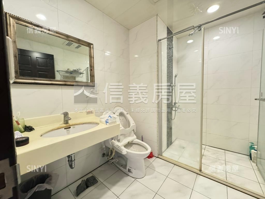 伯爵與夫人精美兩房車位房屋室內格局與周邊環境