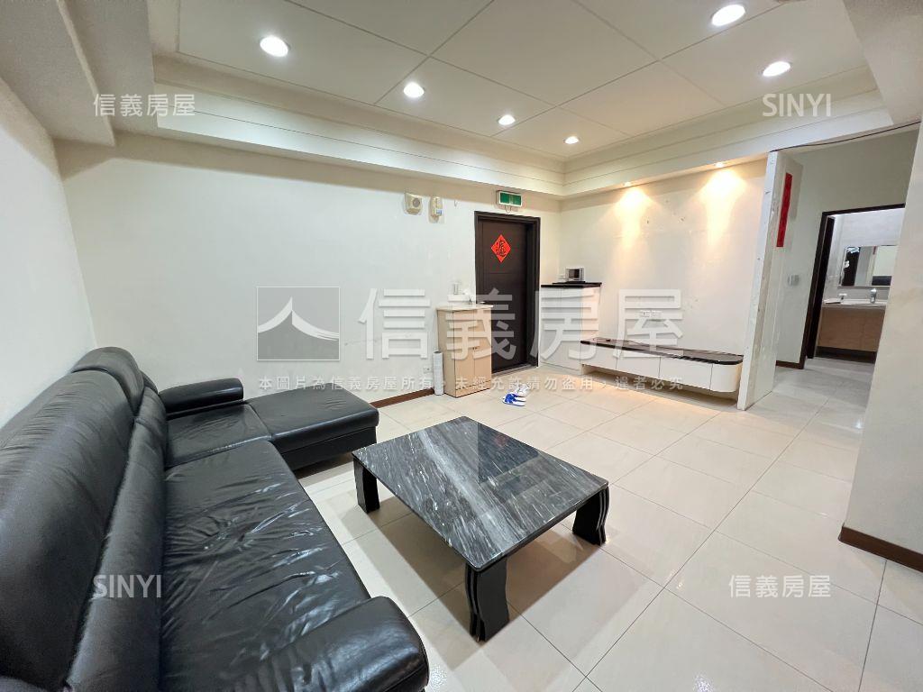 迴龍捷運鳳翔極品戶房屋室內格局與周邊環境