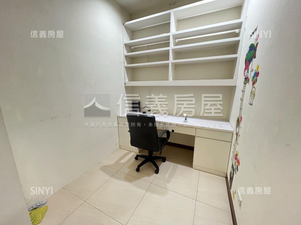 迴龍捷運鳳翔極品戶房屋室內格局與周邊環境