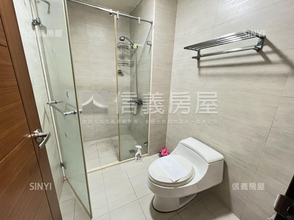 迴龍捷運鳳翔極品戶房屋室內格局與周邊環境