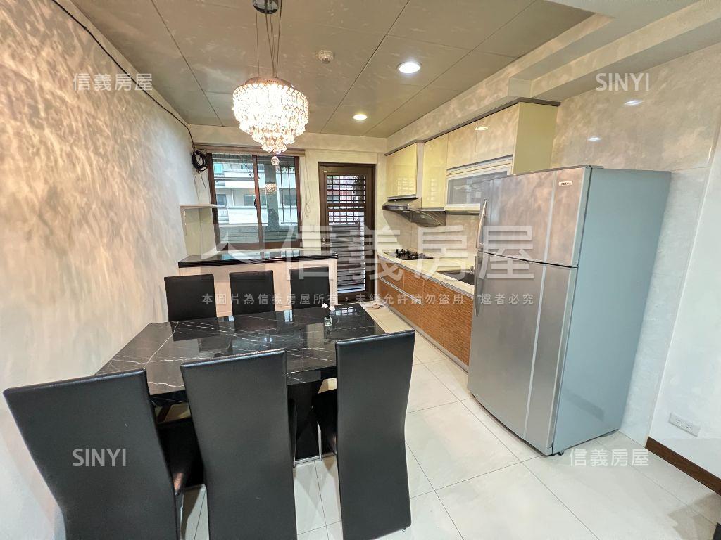 迴龍捷運鳳翔極品戶房屋室內格局與周邊環境