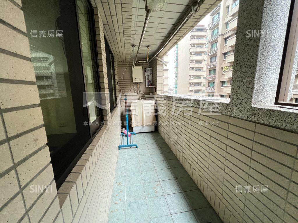 迴龍捷運鳳翔極品戶房屋室內格局與周邊環境