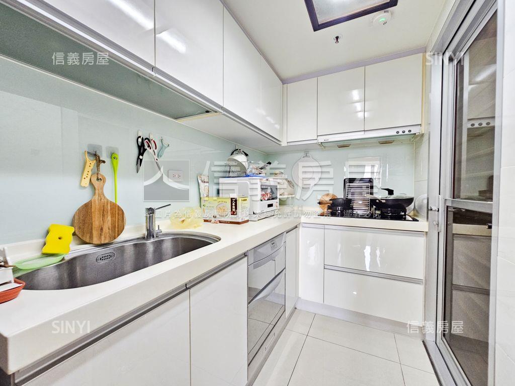 近交流道玉山景觀３房車位房屋室內格局與周邊環境