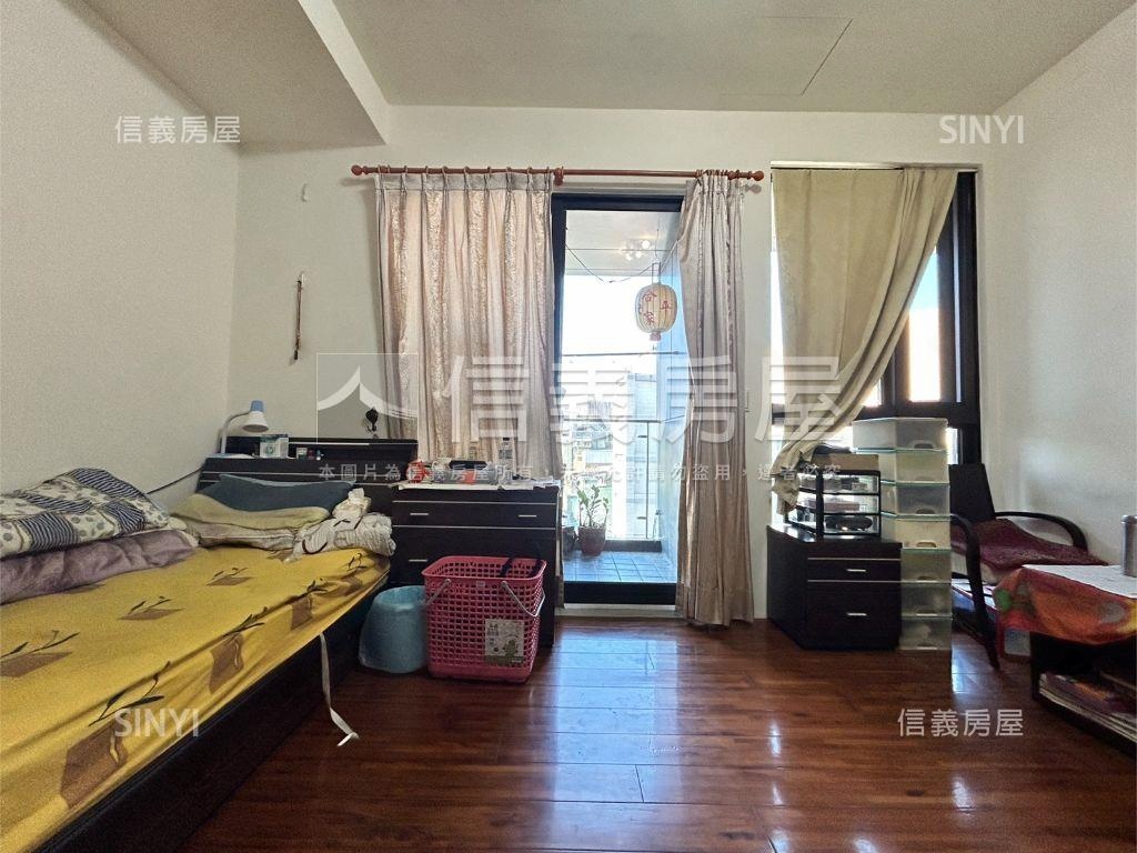 仁愛東里★質感豪邸附車位房屋室內格局與周邊環境