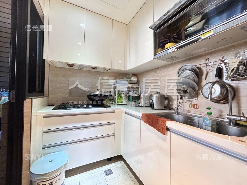 仁愛東里★質感豪邸附車位房屋室內格局與周邊環境