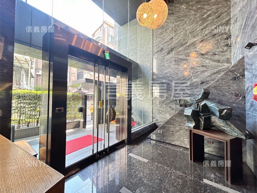 仁愛東里★質感豪邸附車位房屋室內格局與周邊環境