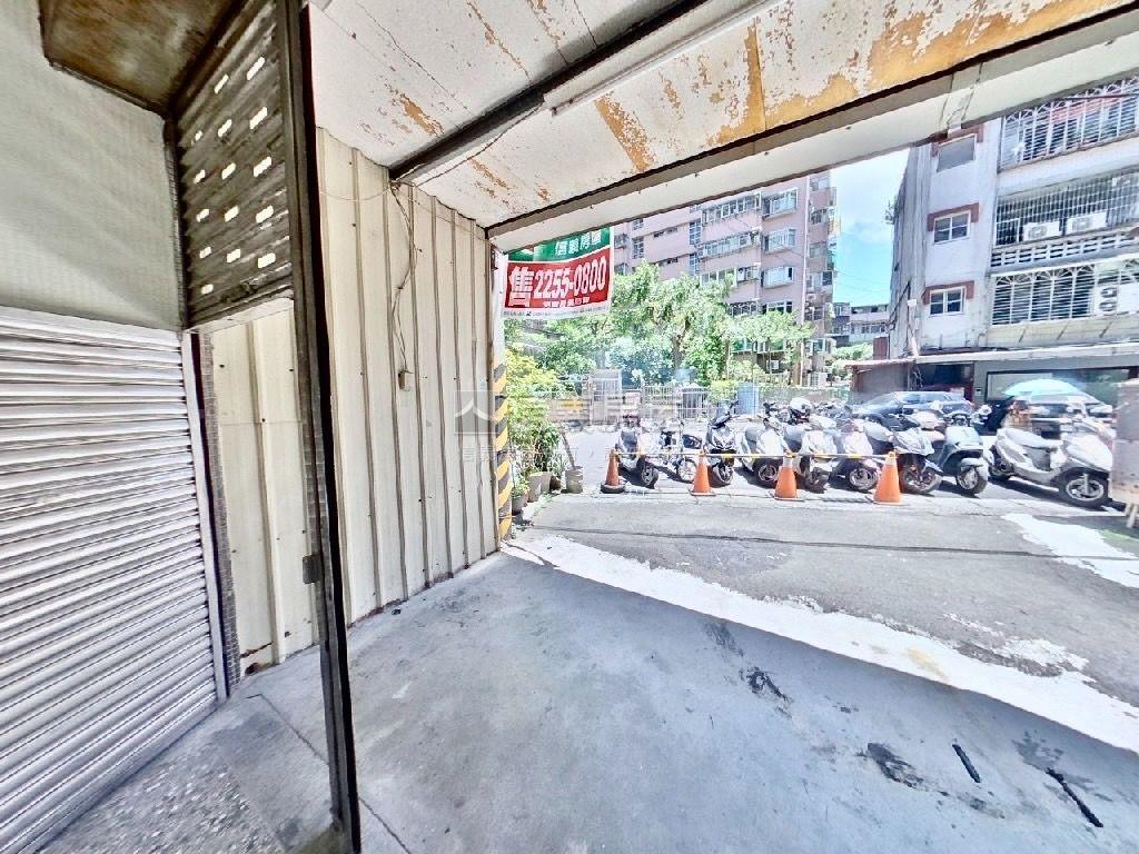超棒江翠捷運一樓好停車！房屋室內格局與周邊環境