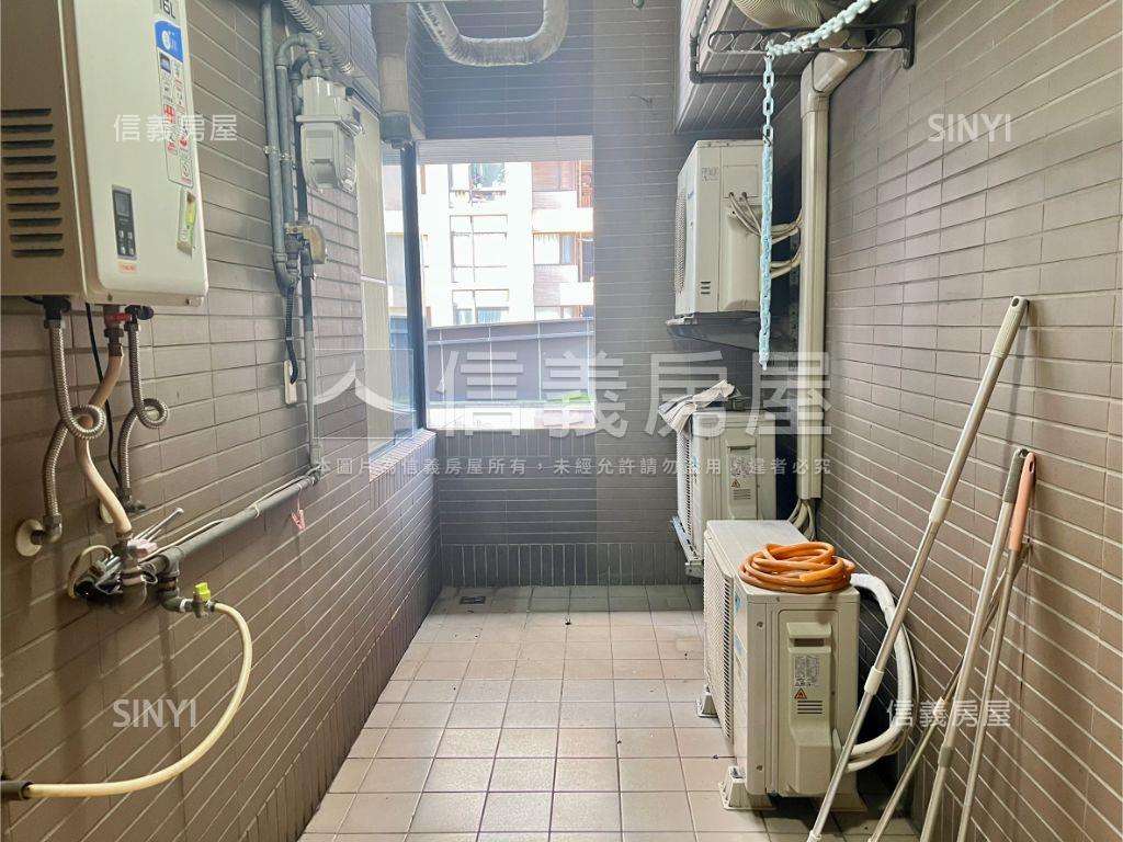 哈佛書香雅境三房車位房屋室內格局與周邊環境