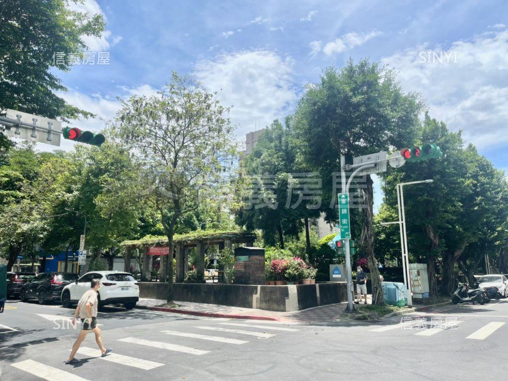 正富錦街新中公園三角店王房屋室內格局與周邊環境