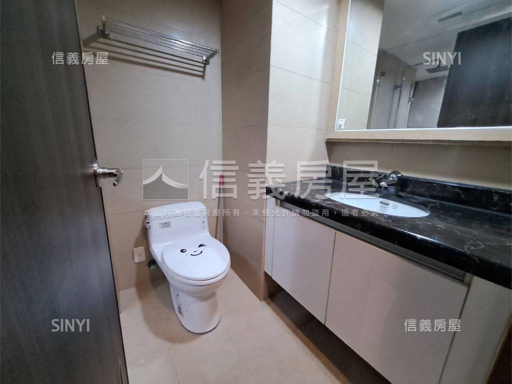 悠活郡精裝兩房平車房屋室內格局與周邊環境