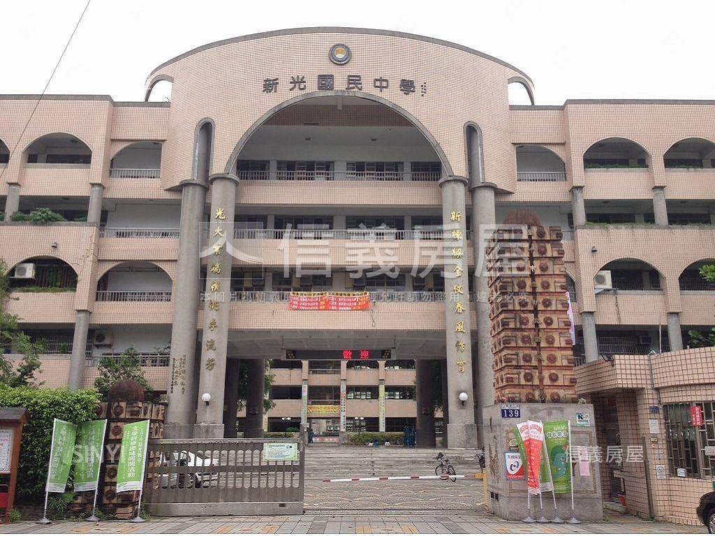 悠活郡精裝兩房平車房屋室內格局與周邊環境