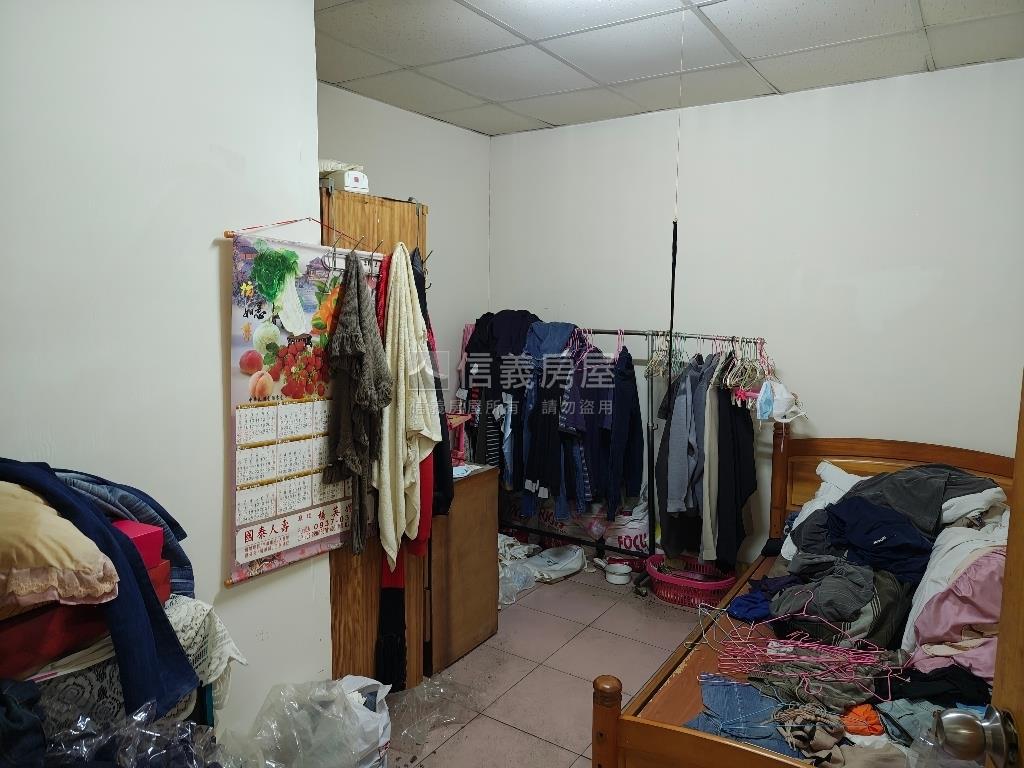 低總價新海路５＋６公寓房屋室內格局與周邊環境