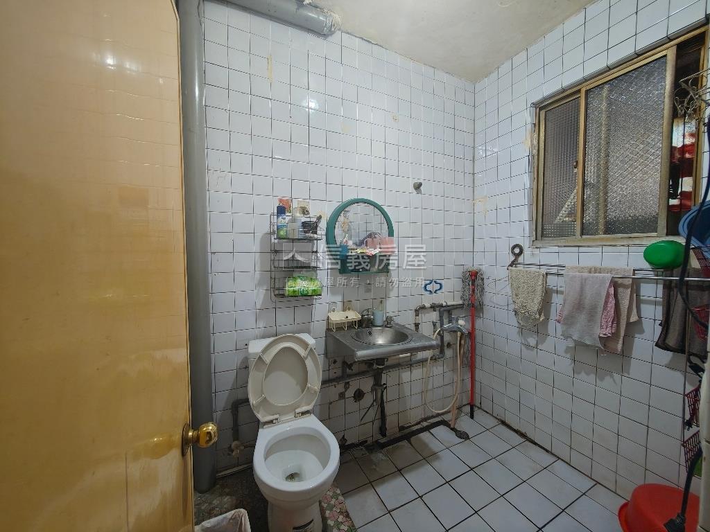 低總價新海路５＋６公寓房屋室內格局與周邊環境