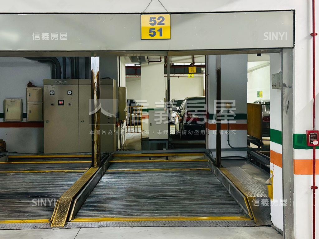 富比世好車位房屋室內格局與周邊環境