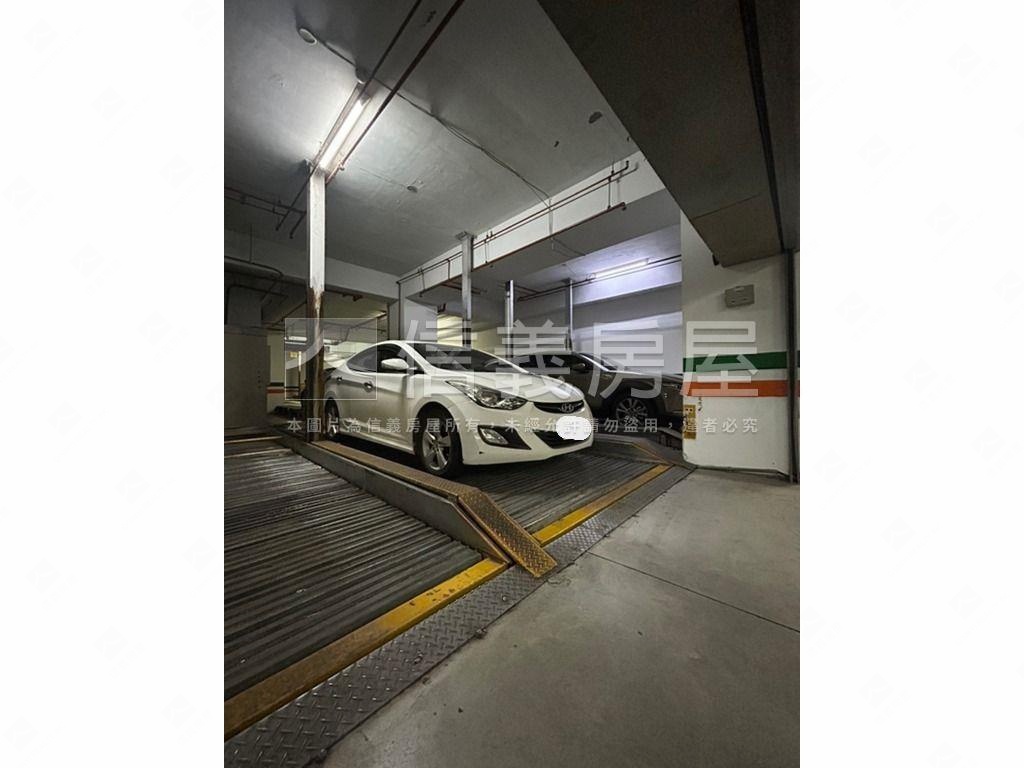 富比世好車位房屋室內格局與周邊環境