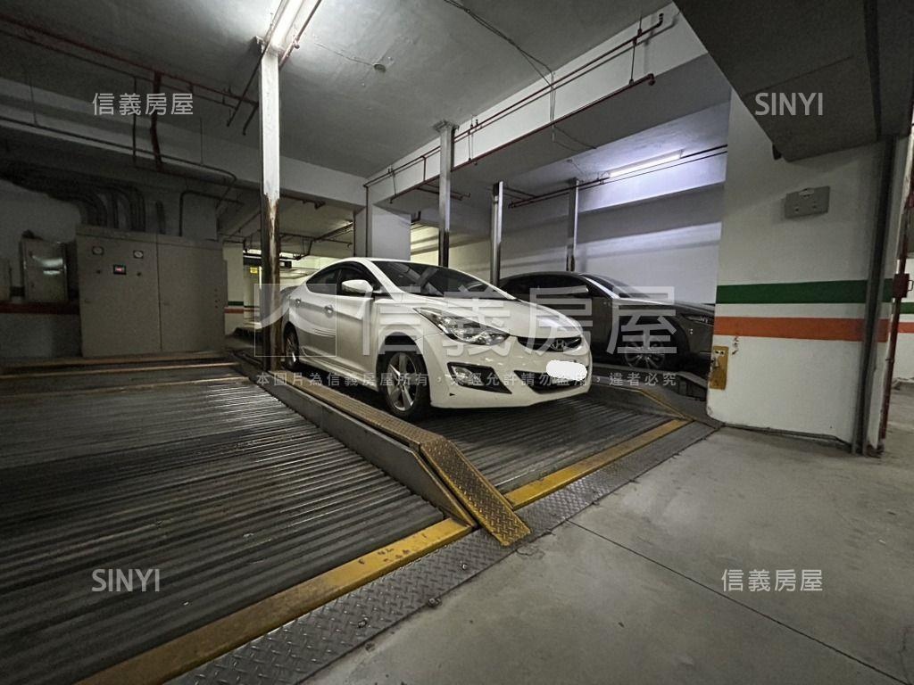富比世好車位房屋室內格局與周邊環境