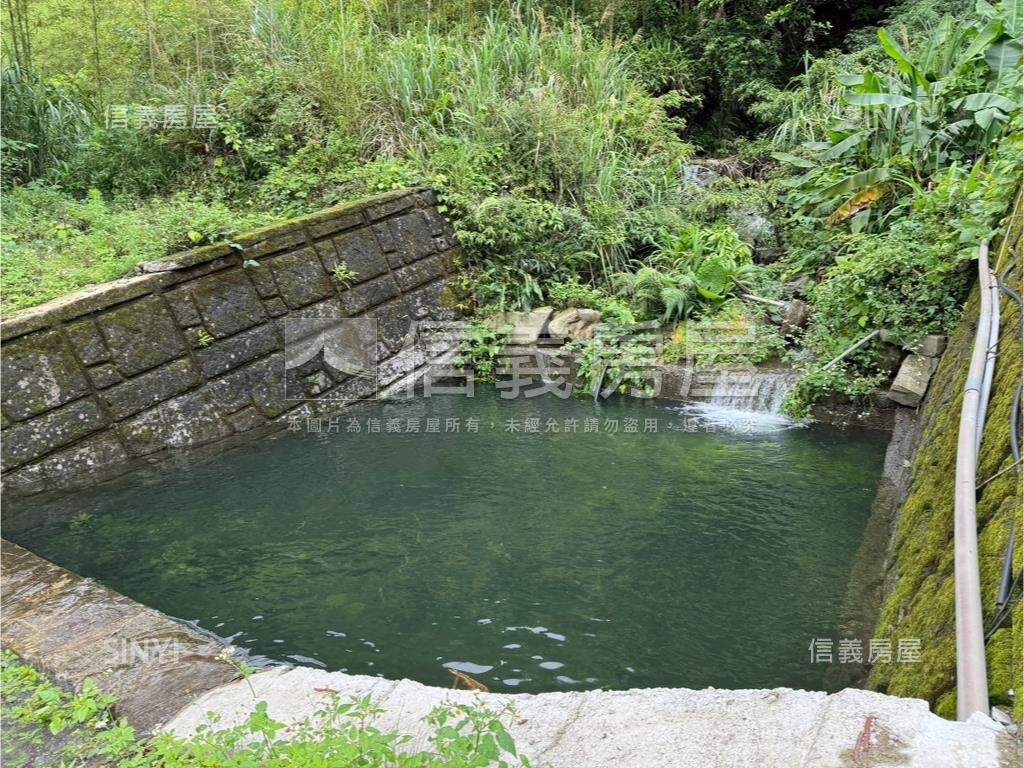 已規劃好尖石鄉露營美地房屋室內格局與周邊環境