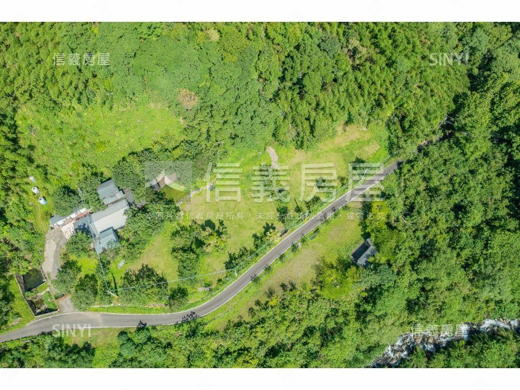 已規劃好尖石鄉露營美地房屋室內格局與周邊環境