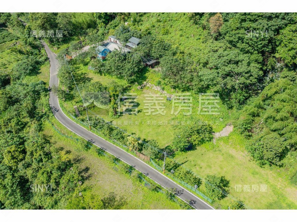 已規劃好尖石鄉露營美地房屋室內格局與周邊環境
