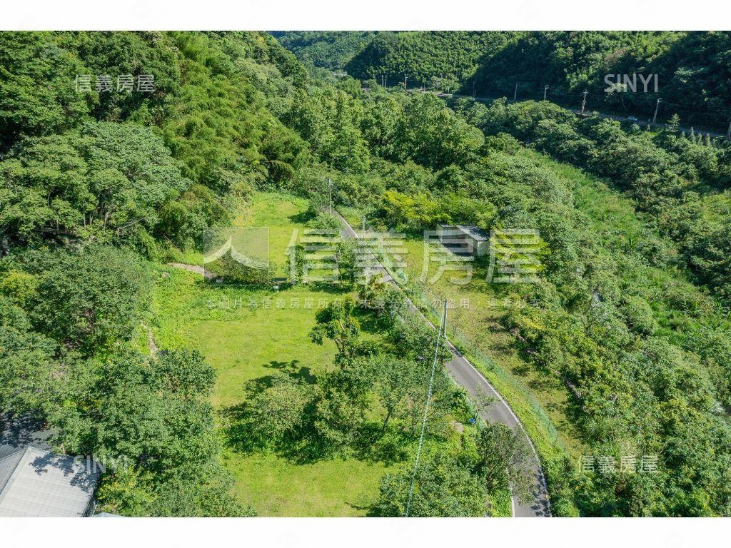 已規劃好尖石鄉露營美地房屋室內格局與周邊環境