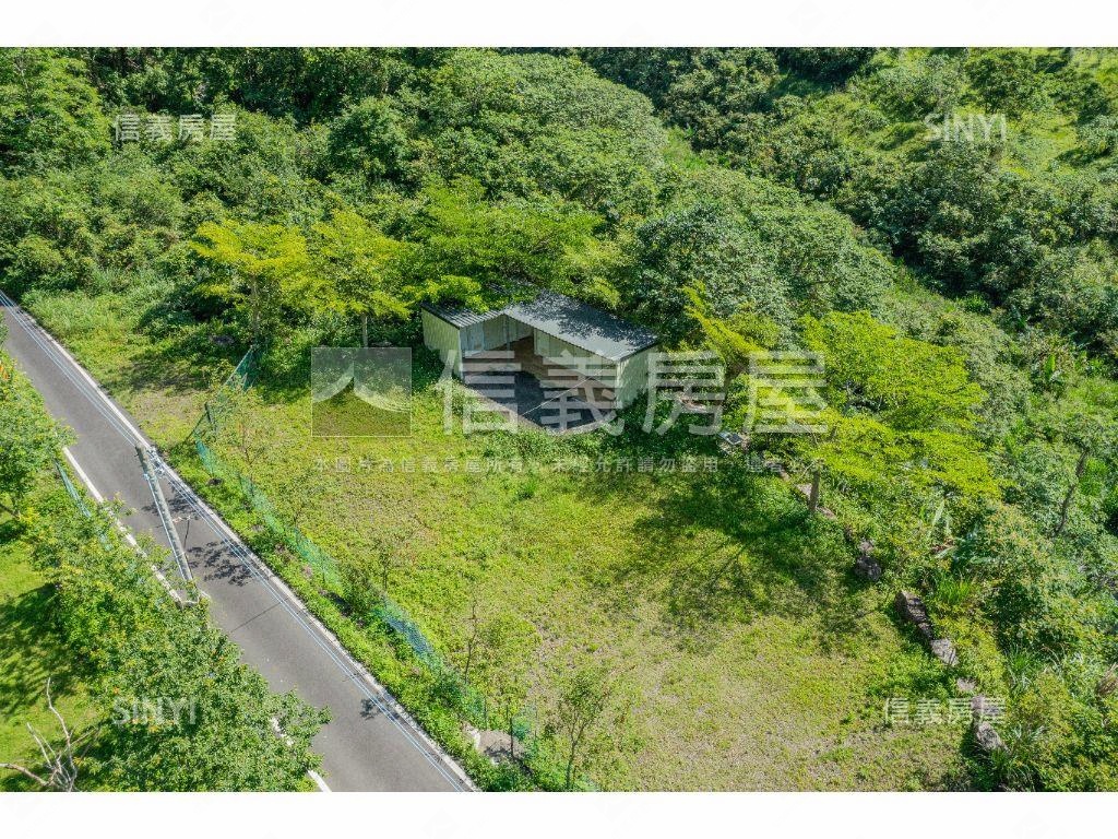 已規劃好尖石鄉露營美地房屋室內格局與周邊環境