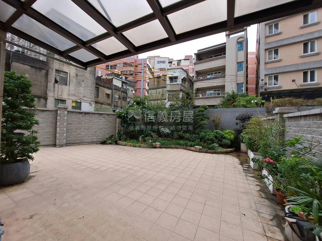 市區掬園｜二房稀有庭院戶房屋室內格局與周邊環境