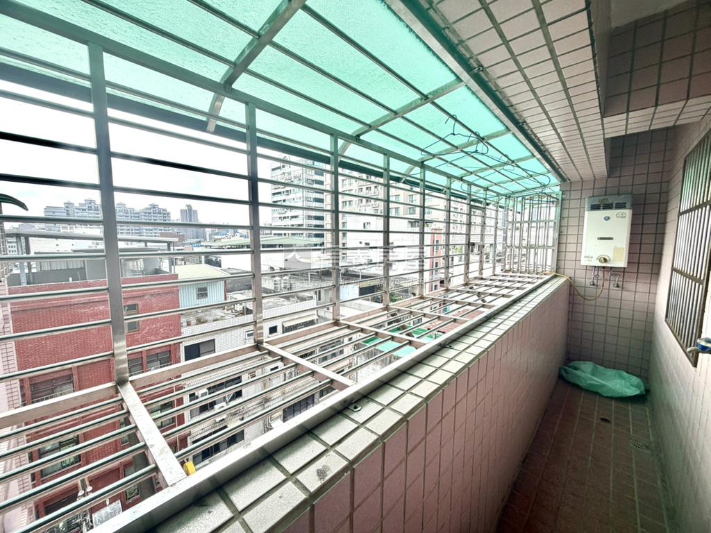 長春路★邊間採光大器三房房屋室內格局與周邊環境