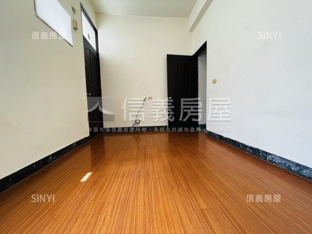 近東橋溫馨機能美墅房屋室內格局與周邊環境