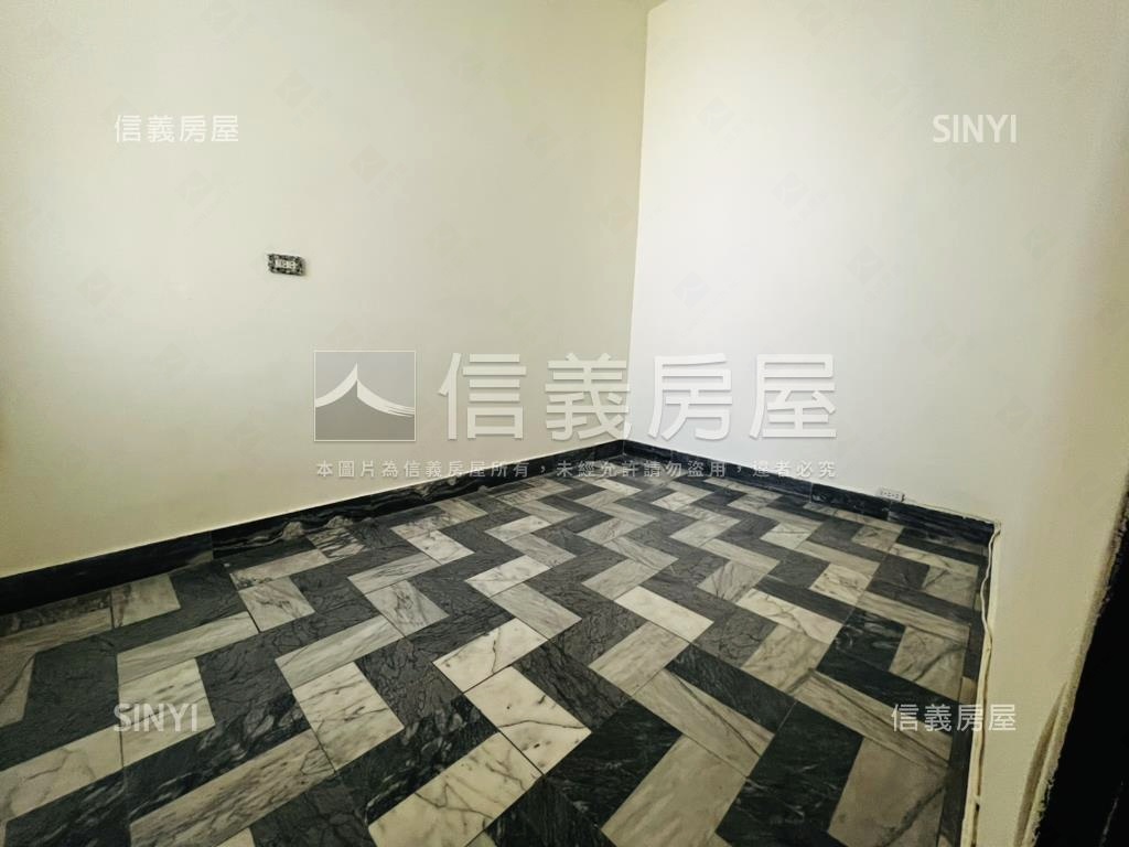 近東橋溫馨機能美墅房屋室內格局與周邊環境