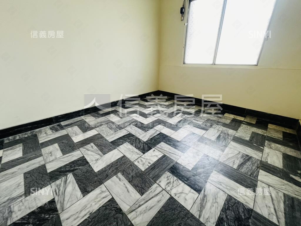 近東橋溫馨機能美墅房屋室內格局與周邊環境