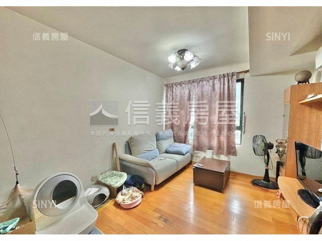 近曉明女中Ｉ世代大三房房屋室內格局與周邊環境