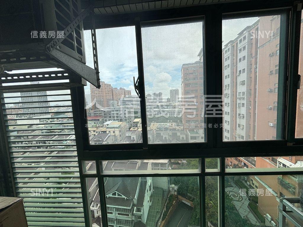 近曉明女中Ｉ世代大三房房屋室內格局與周邊環境