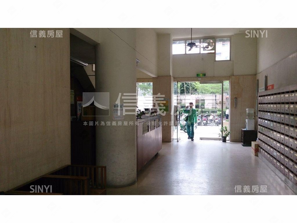 近曉明女中Ｉ世代大三房房屋室內格局與周邊環境