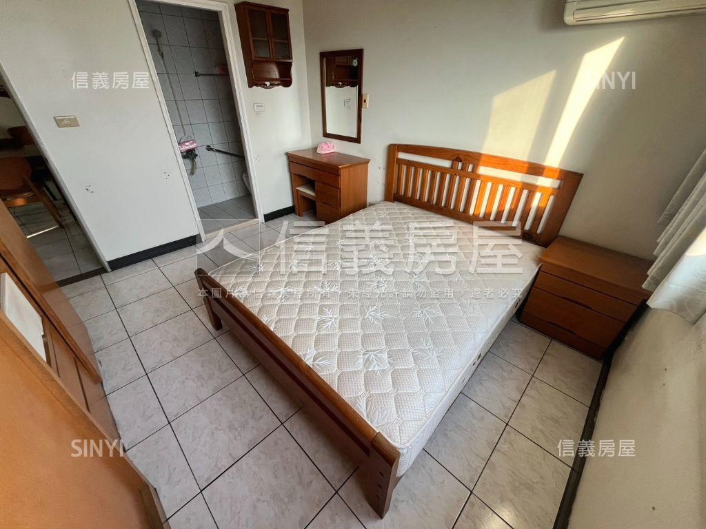 河濱意居３房車位房屋室內格局與周邊環境