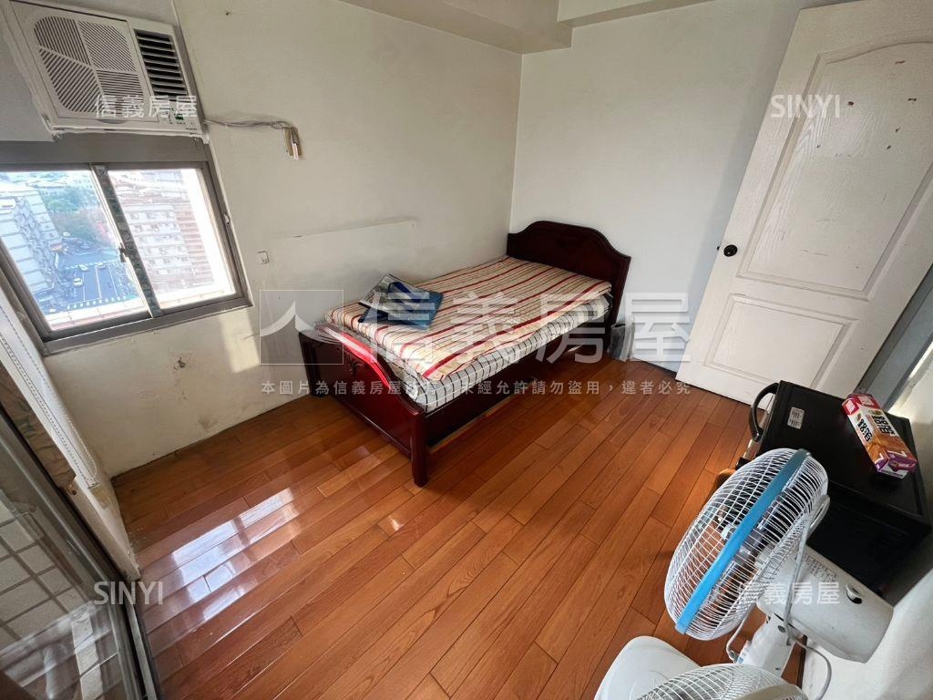 河濱意居３房車位房屋室內格局與周邊環境