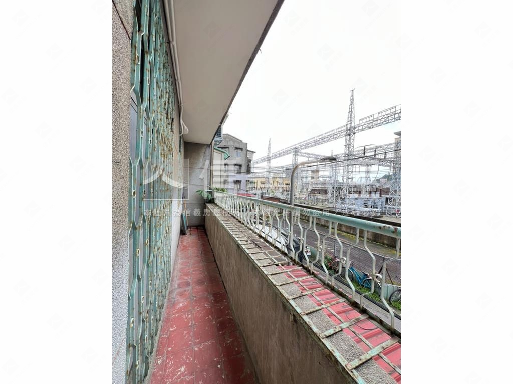 近萬隆捷運稀有方正２樓房屋室內格局與周邊環境