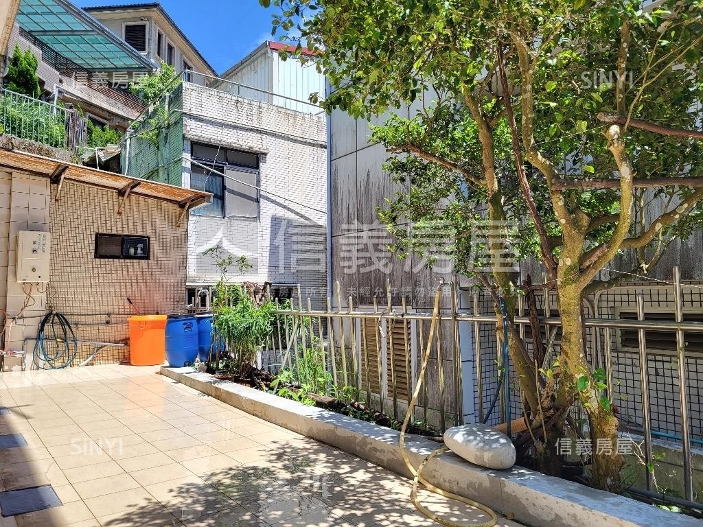 獨棟國家別墅大庭院房屋室內格局與周邊環境