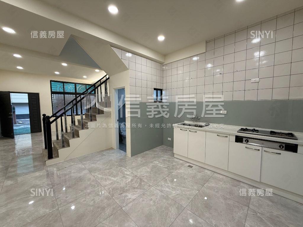 酷大面寬四房別墅房屋室內格局與周邊環境
