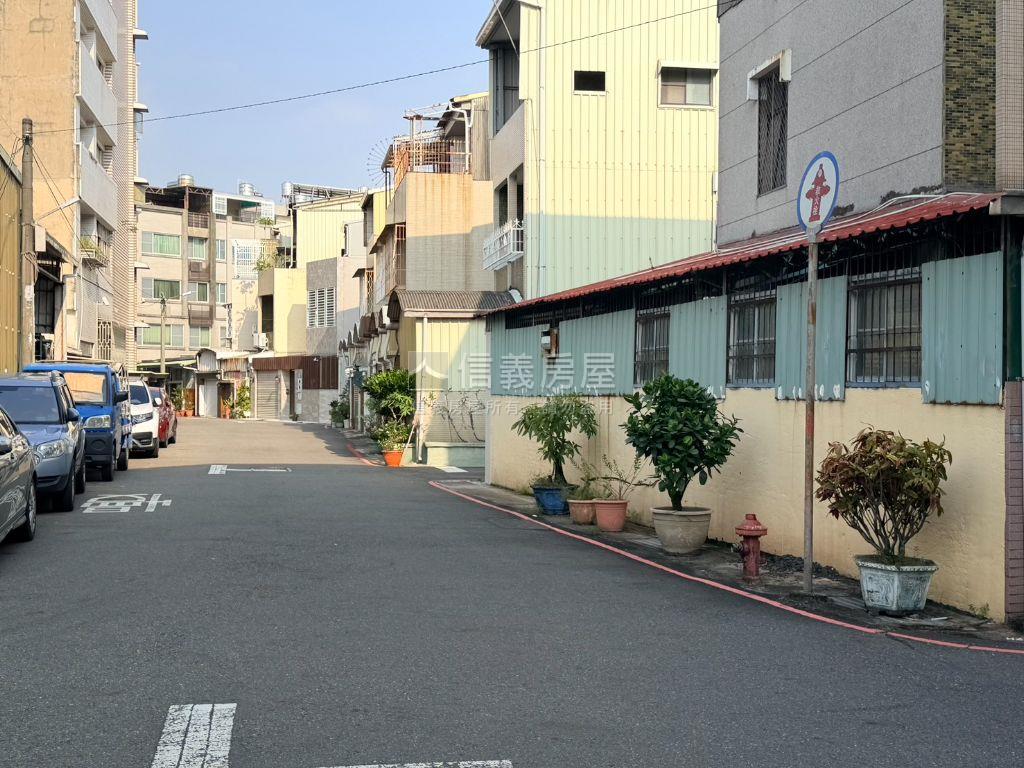 崇善十五街有車庫透天房屋室內格局與周邊環境
