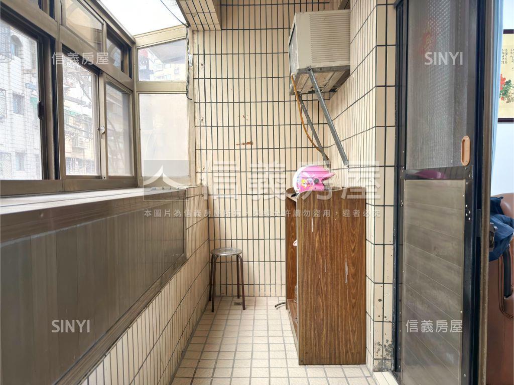 連勝街方正黃金三樓房屋室內格局與周邊環境