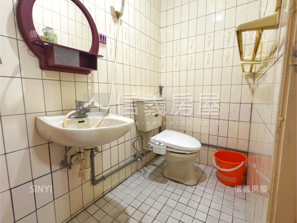 連勝街方正黃金三樓房屋室內格局與周邊環境