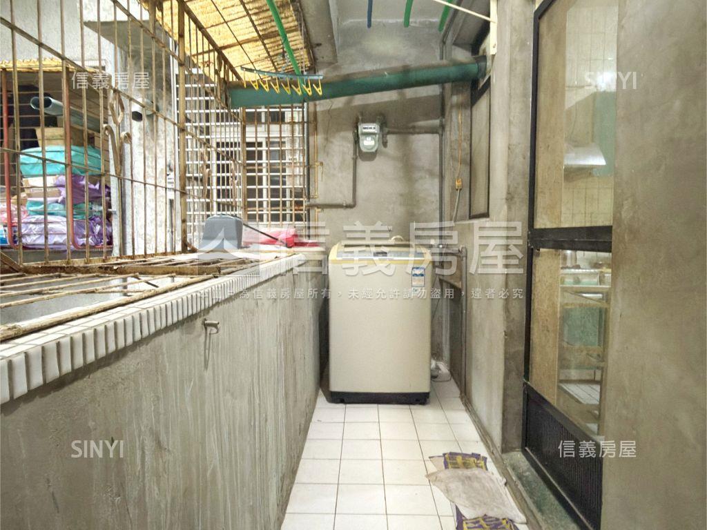 連勝街方正黃金三樓房屋室內格局與周邊環境