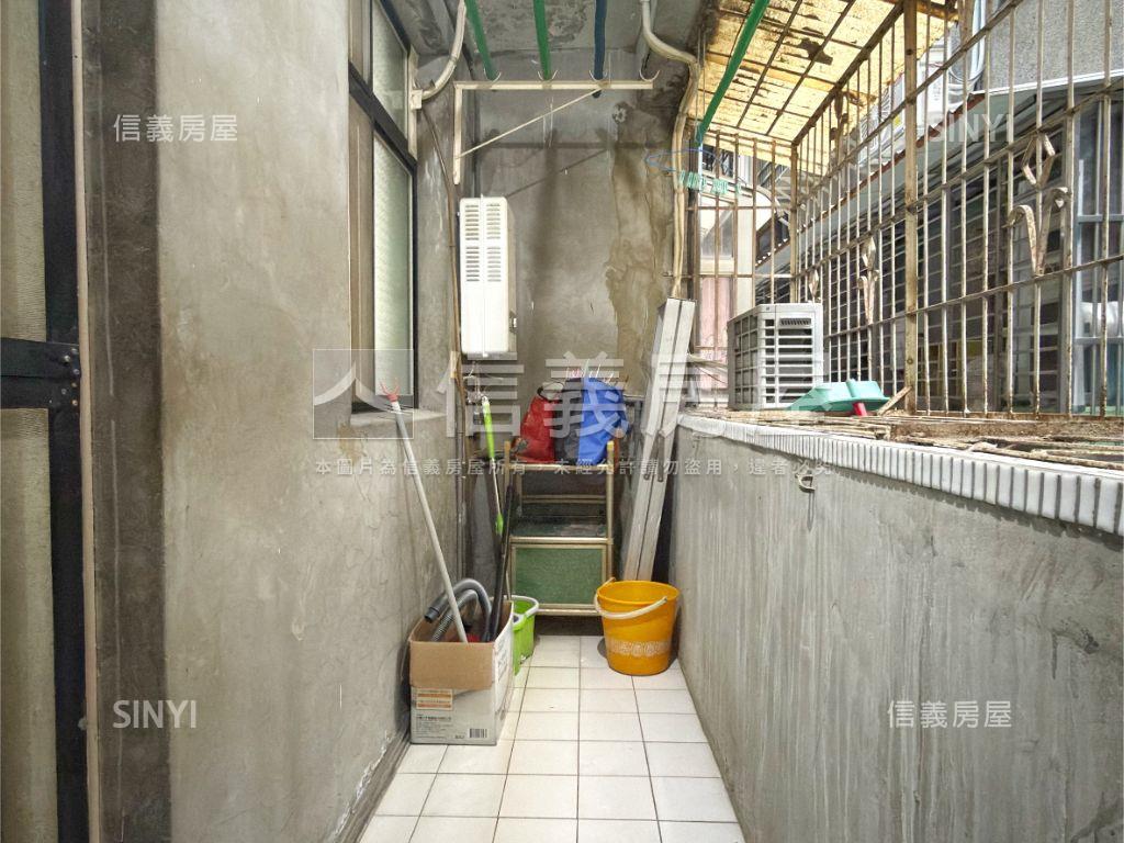 連勝街方正黃金三樓房屋室內格局與周邊環境