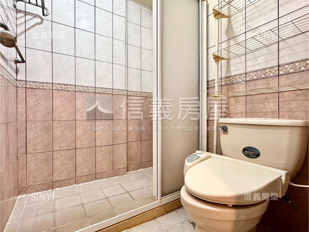 仁武車庫採光透天房屋室內格局與周邊環境