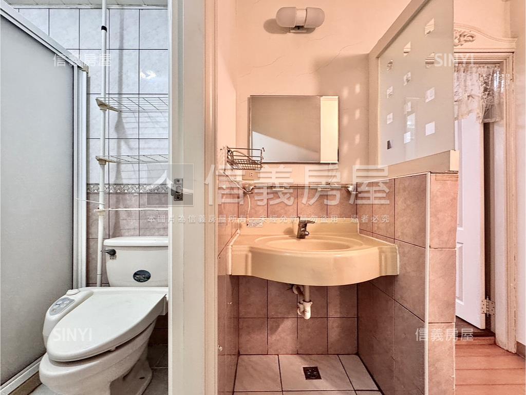 仁武車庫採光透天房屋室內格局與周邊環境