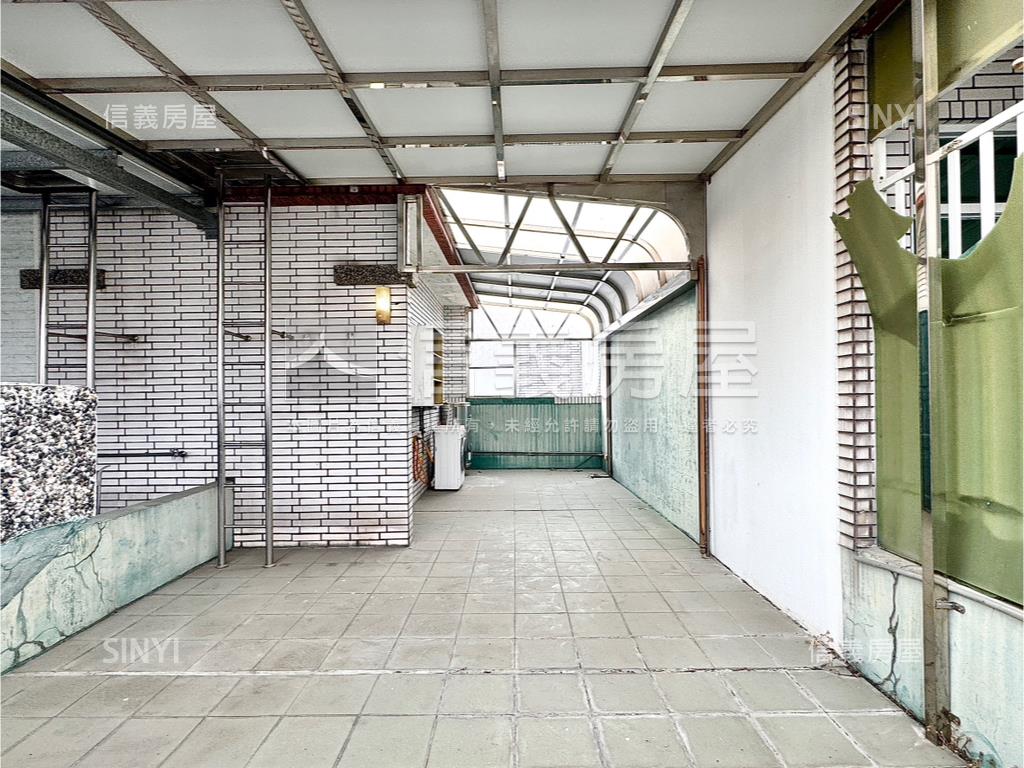 仁武車庫採光透天房屋室內格局與周邊環境