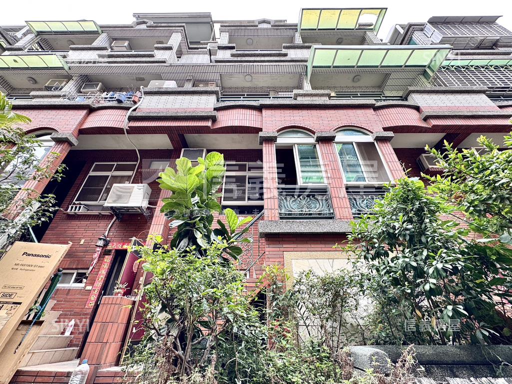 仁武車庫採光透天房屋室內格局與周邊環境