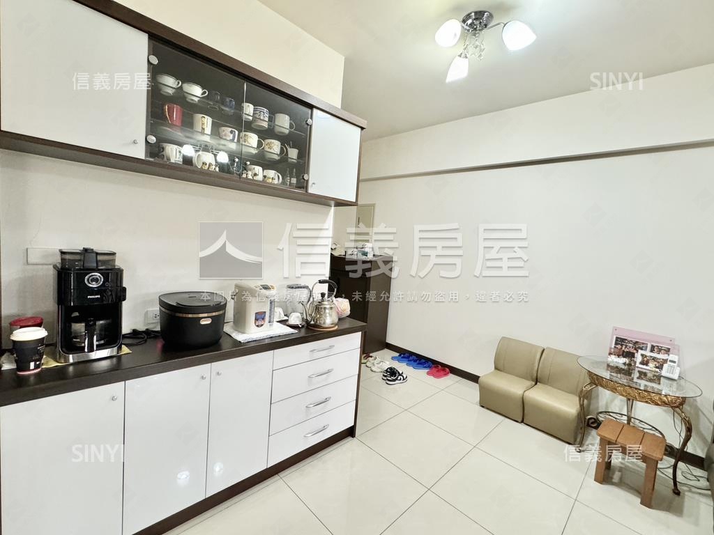 墨爾本朝南美妝三房車位房屋室內格局與周邊環境