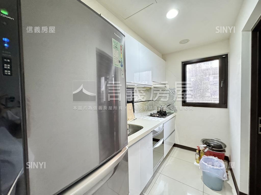 墨爾本朝南美妝三房車位房屋室內格局與周邊環境